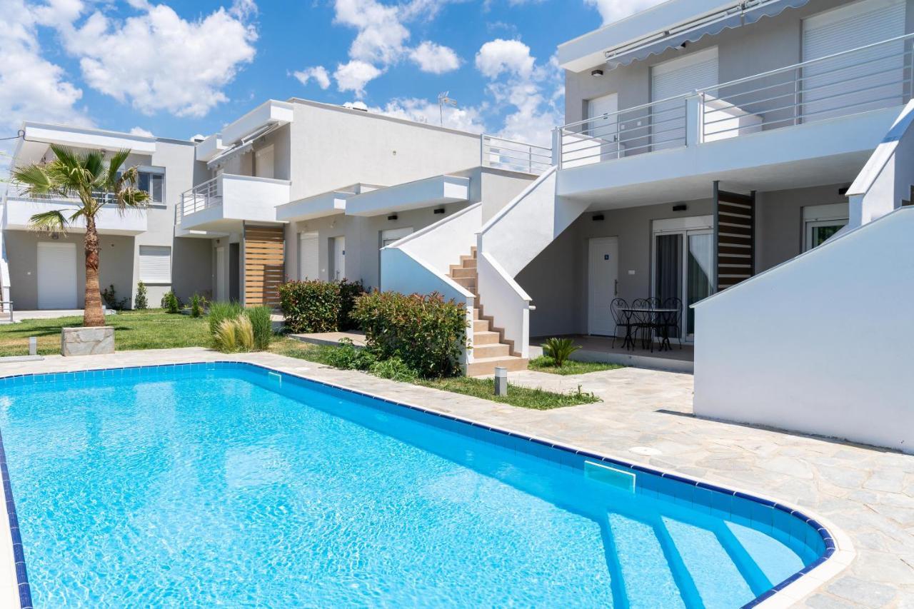 Palm Residential Complex Ofrínion Exterior foto