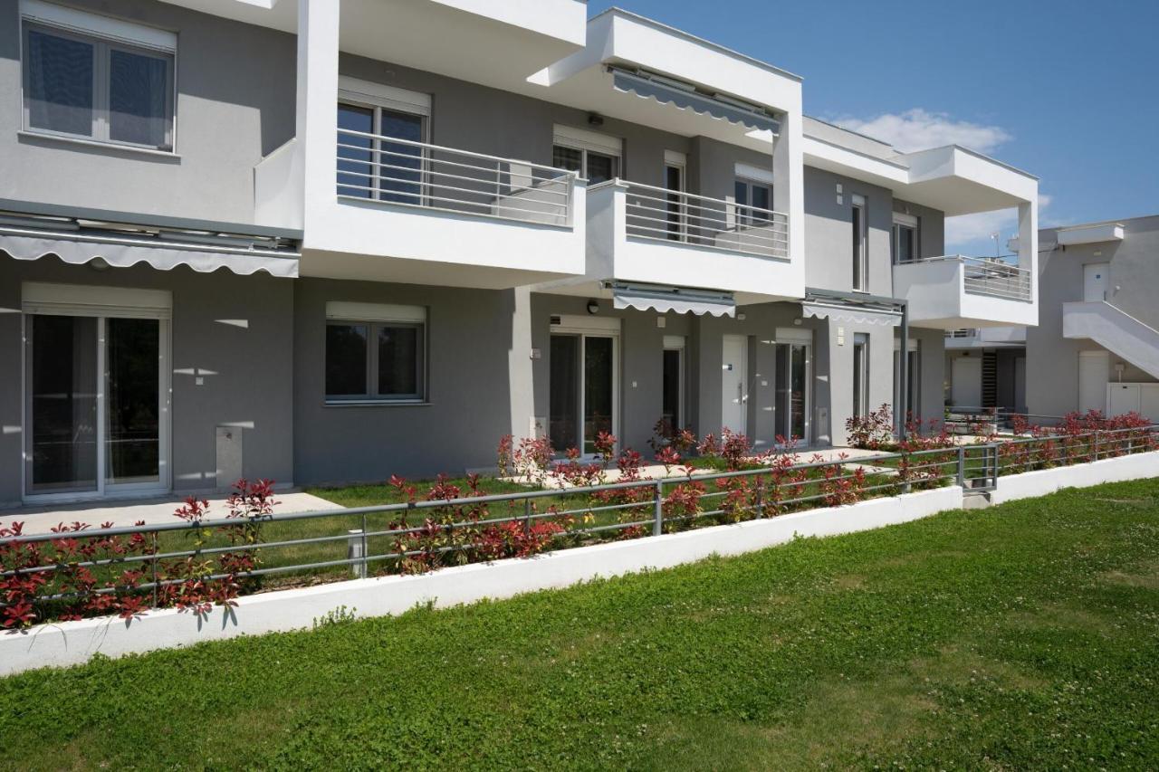 Palm Residential Complex Ofrínion Exterior foto
