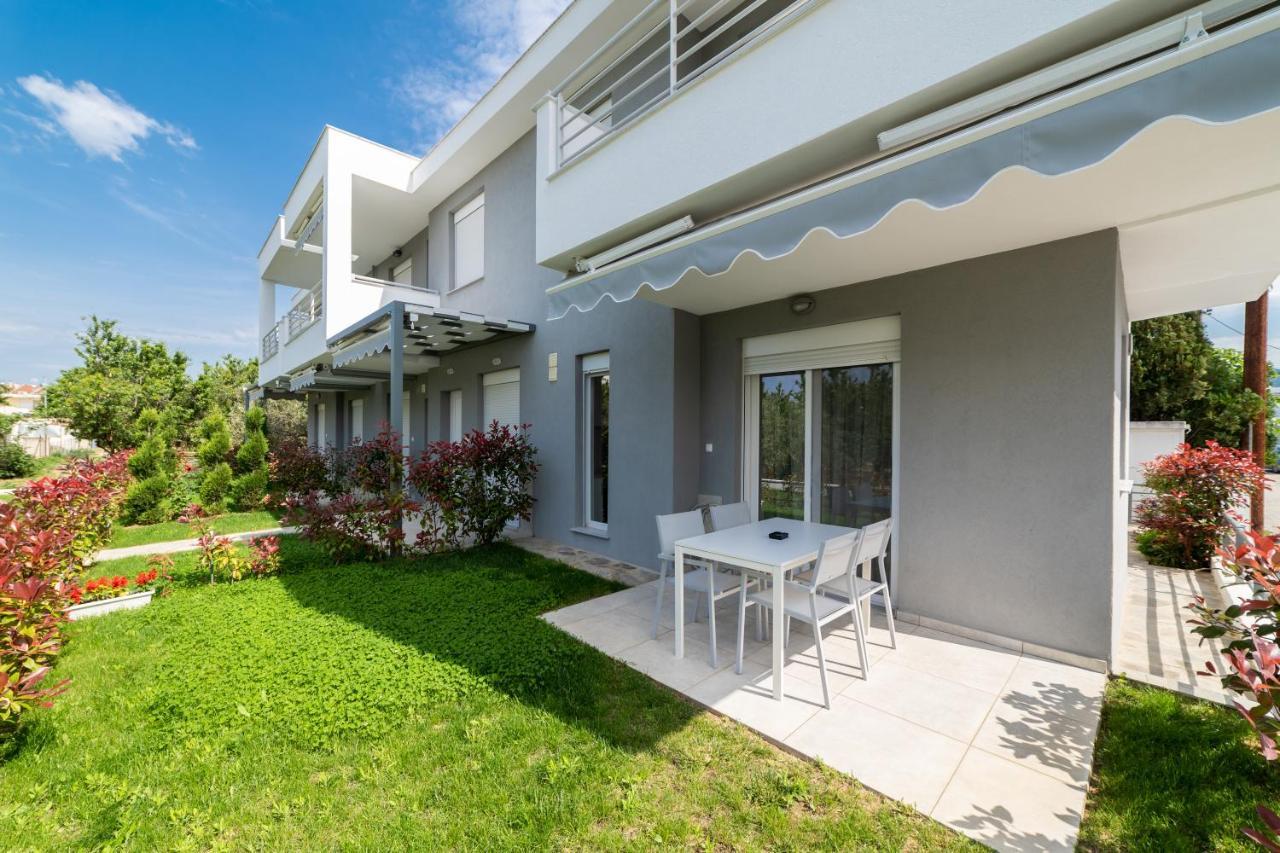 Palm Residential Complex Ofrínion Exterior foto