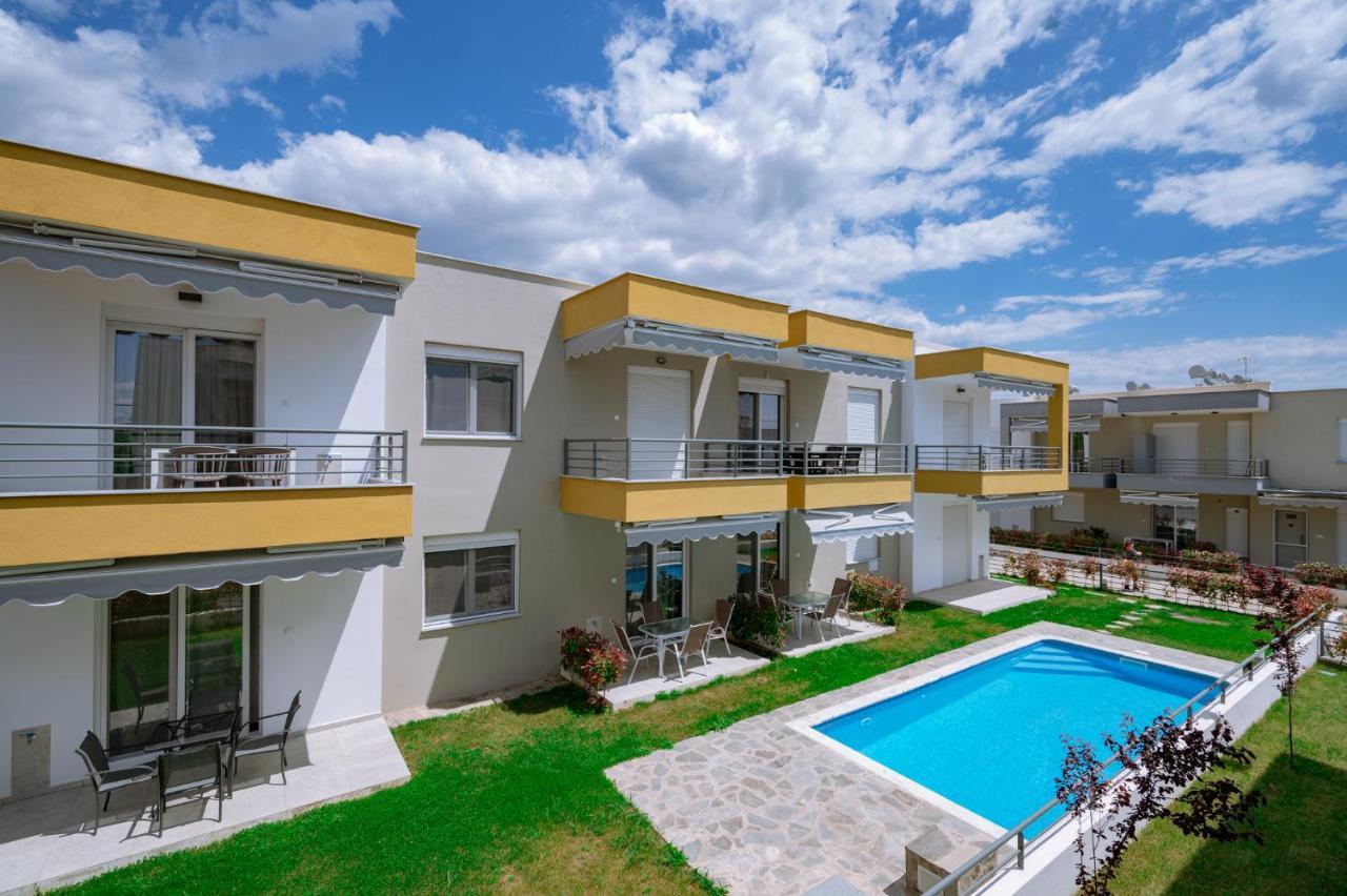 Palm Residential Complex Ofrínion Exterior foto